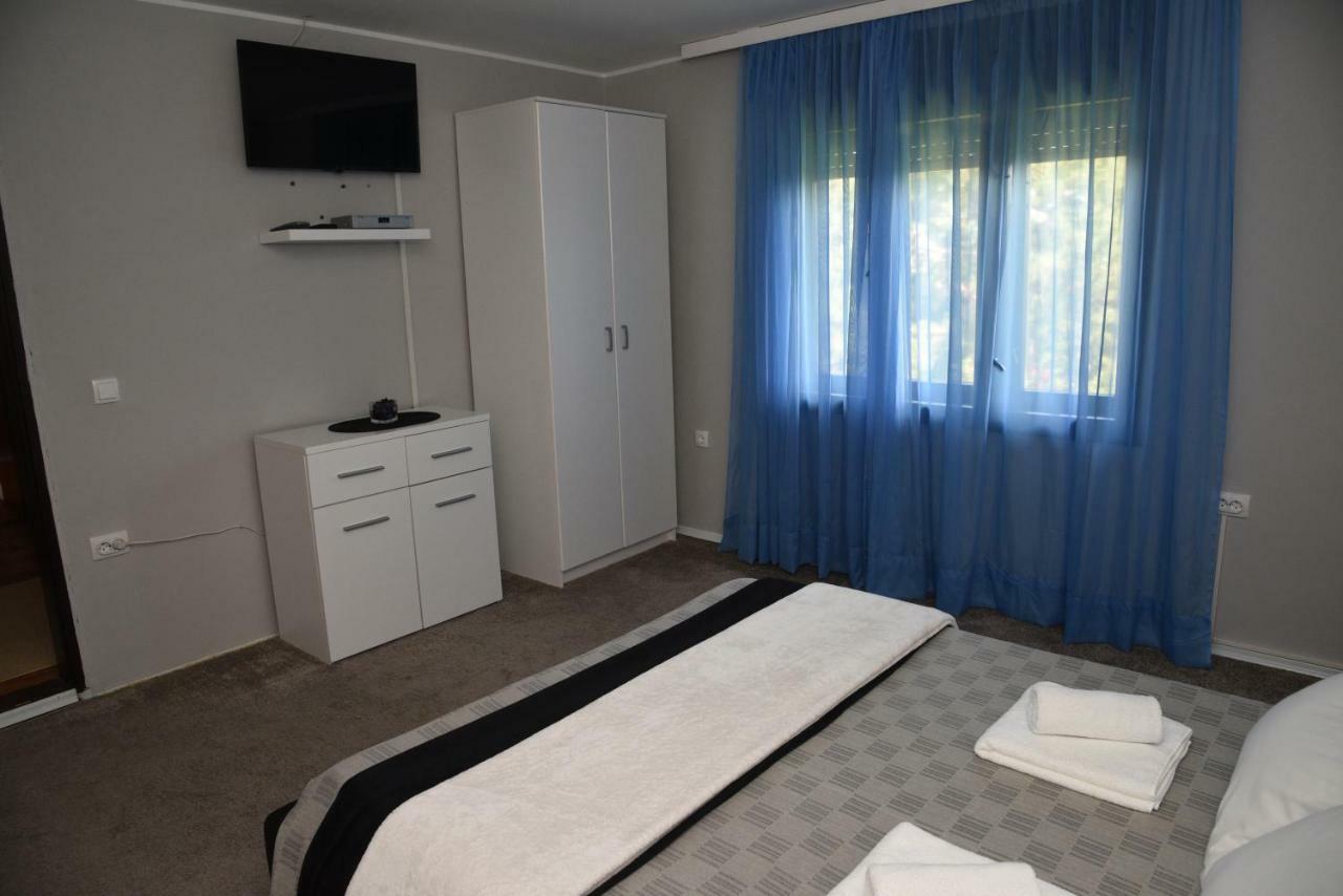 Apartment Dedine Golubăţ Exterior foto